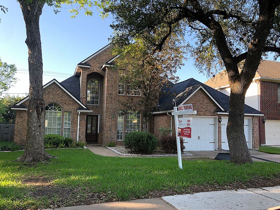 1st image of 2408 Falcon Dr