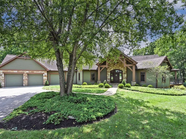 41 Locust Hill Rd, Cincinnati, OH 45245