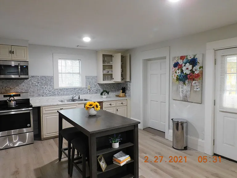 1332 Hillridge Dr — Photo 5