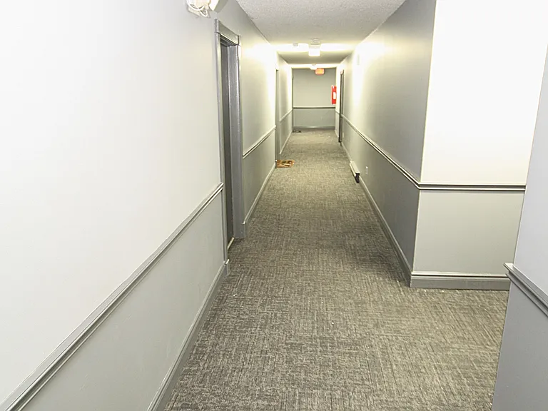 58 Queen St W #4 — Photo 10