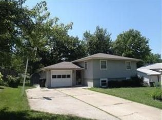 3113 SW Prairie Rd, Topeka, KS 66614