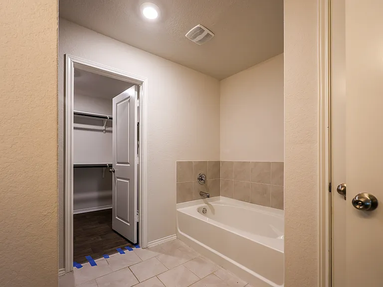 6407 Kendall Cv — Photo 14