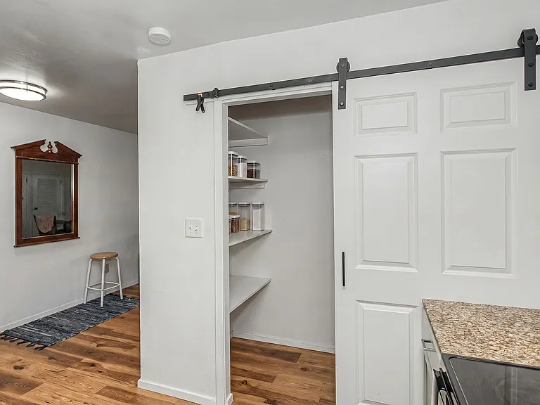 2116 Ferndale Ave — Photo 15