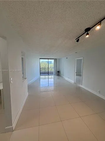 2 bed, 2.0 bath, $2,500 — Photo 2