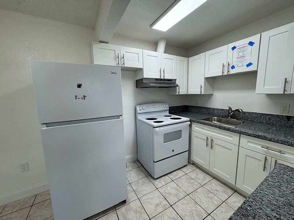 1st image of 6101 Pierce St APT 6