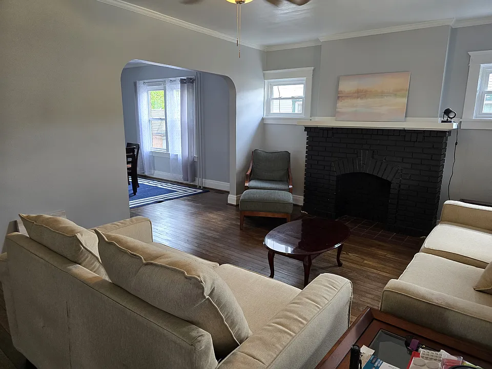 206 Grant St #1