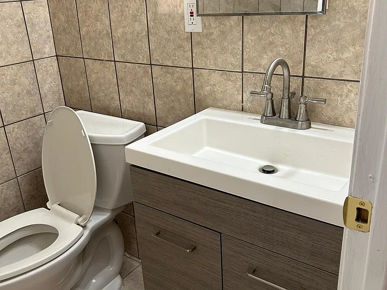 381 Frances Dr — Photo 6