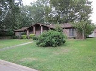 3677 Wilcox Dr, Pearl, MS 39208