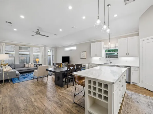 940 W 21st St, Houston, TX 77008