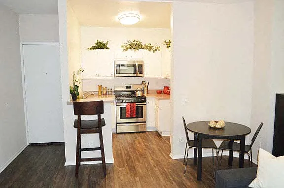 Parc Pointe Apartments — Photo 24