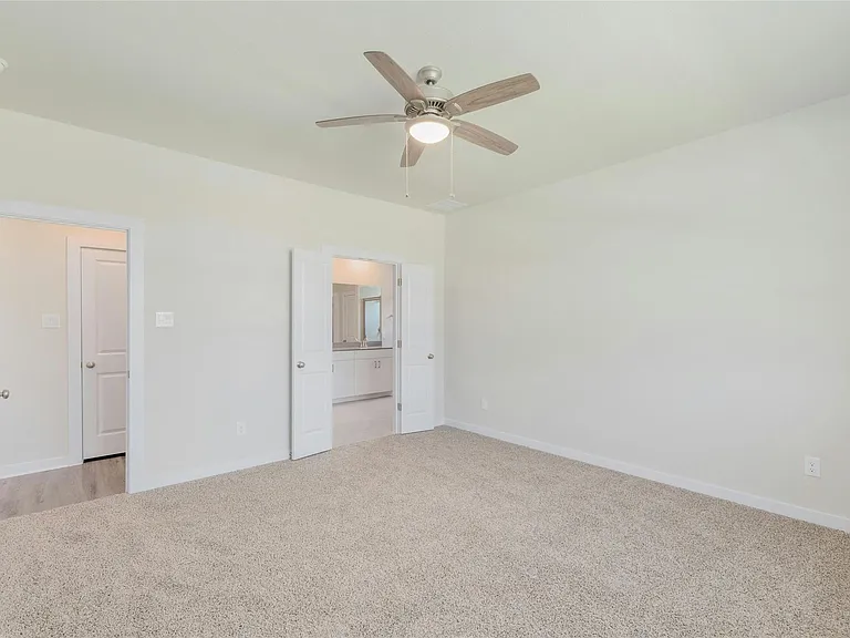 512 Clearlake Dr — Photo 15