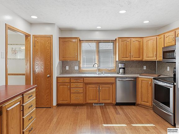 3rd image of 2137 Cobblestone Rd