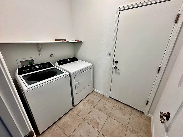 275 Prism Ave SW — Photo 15