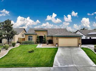 9409 Midnight Creek Way, Bakersfield, CA 93311