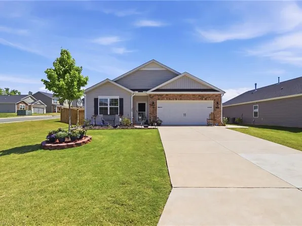 2413 Trevana Way, Graham, NC 27253