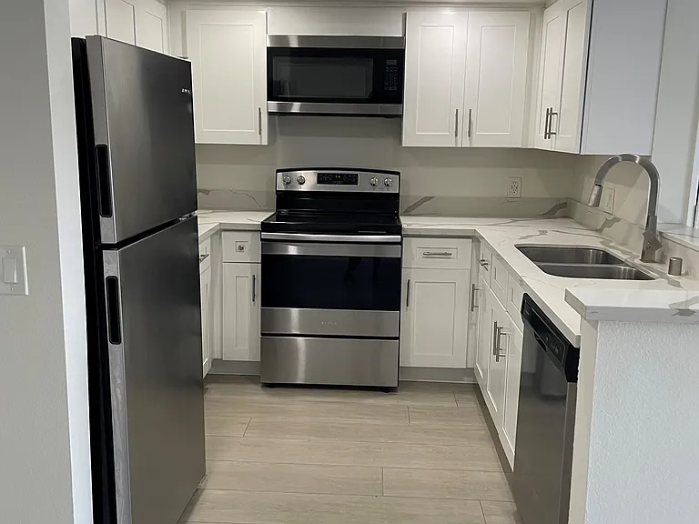 2550 College Pl #108 — Photo 14