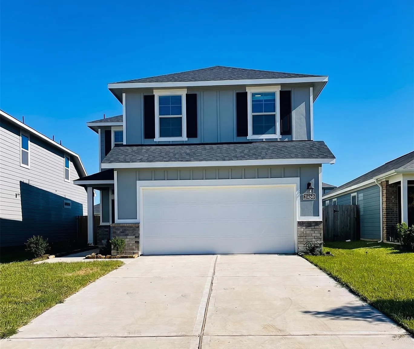 4 bed, 2.5 bath, 2055 sqft, $2,350 — Photo 1