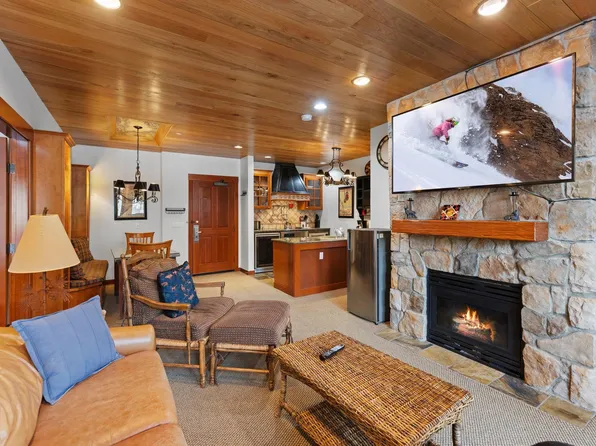 1985 Olympic Valley Rd #2-216, Olympic Valley, CA 96146