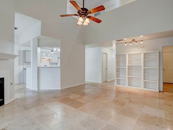 3rd image of 124 Lago Grande Dr