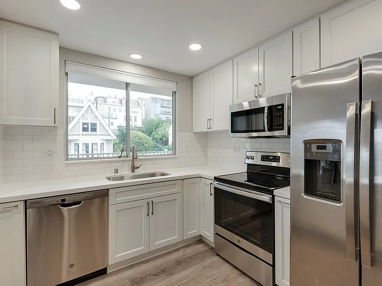 Vallejo Street Apartments