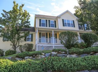46 Anne C Holst Ct, Warwick, RI 02886