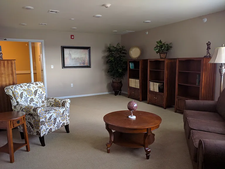 Sierra Court — Photo 10