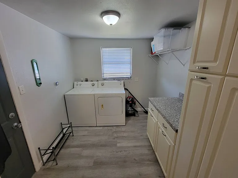 Laundry/Carport Entry