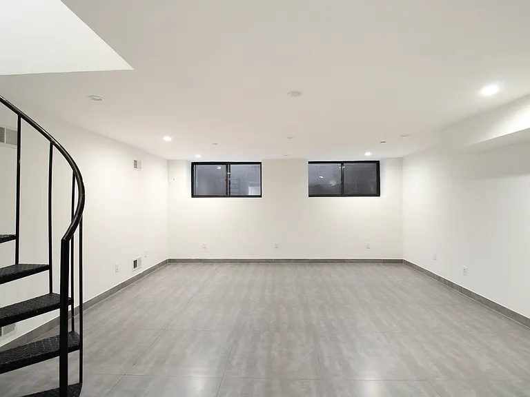 986 Jefferson Ave #2 — Photo 10