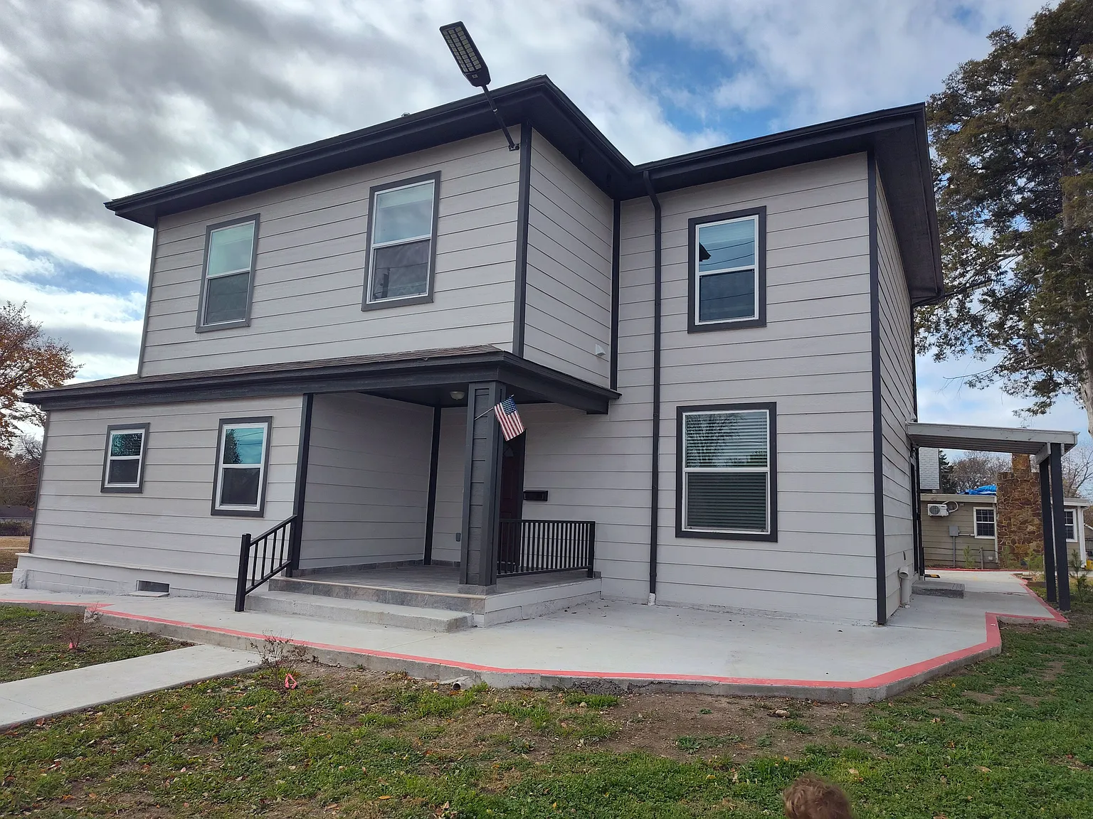 400 West Maple Street — Photo 1