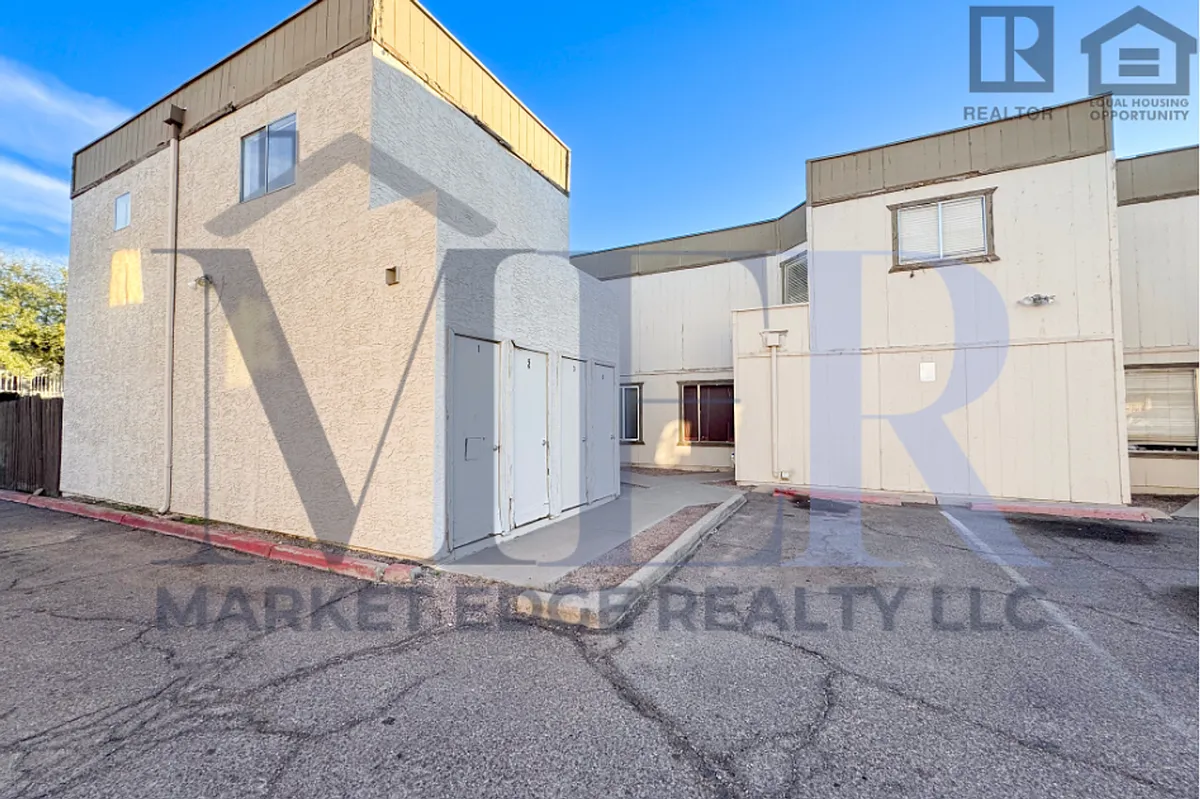 Building Photo - 1765 E Pepper Cir