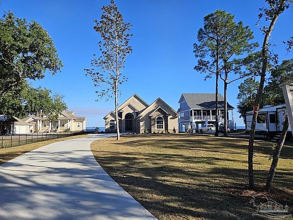 3rd image of 1632 Moonraker Dr