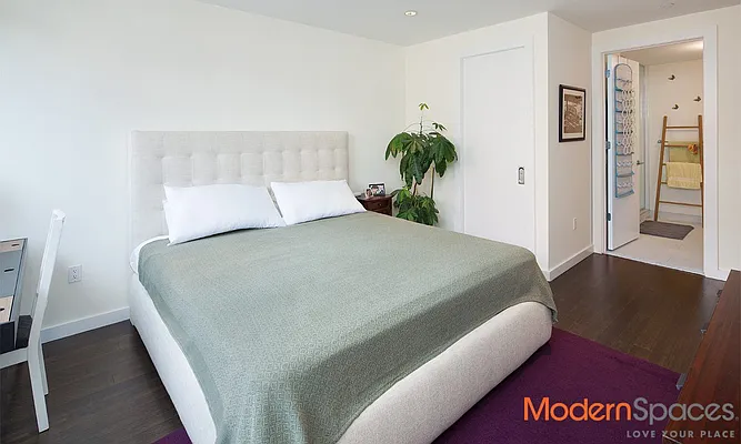 Sold by Modern Spaces | media 3