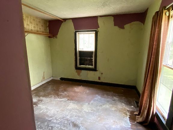 3rd image of 308 Grandview St