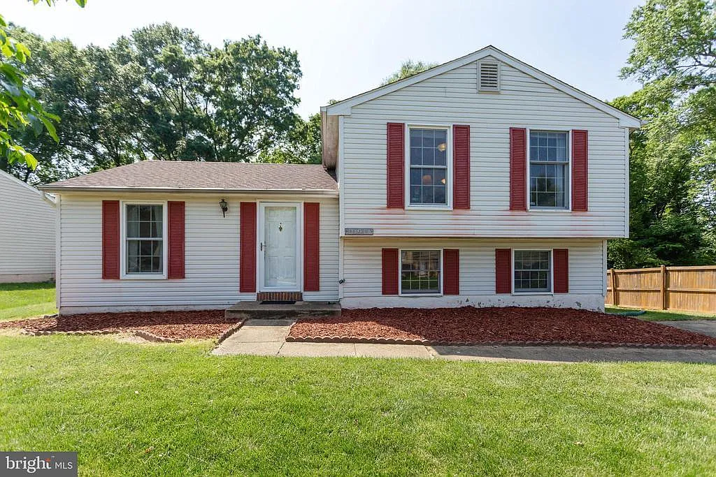 10914 Bridle Path Cir photo 1