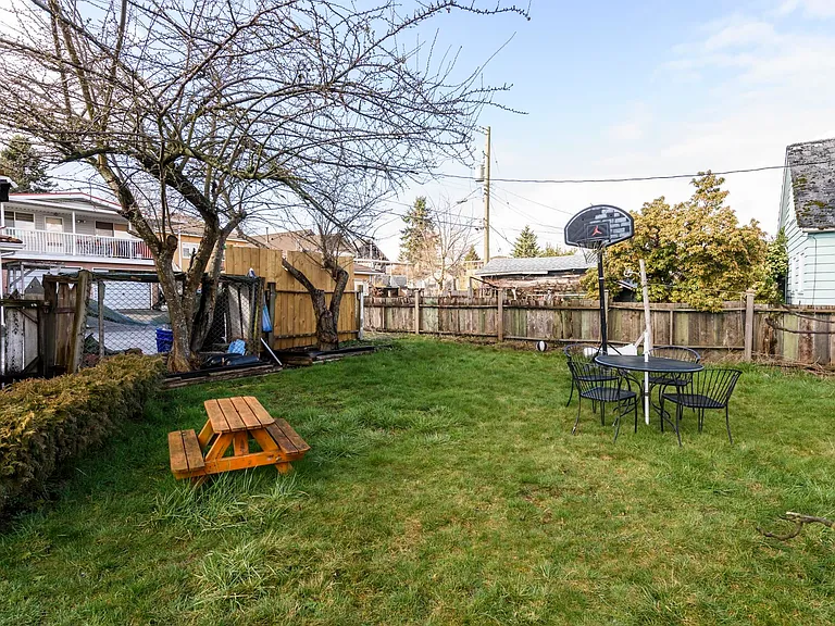 4525 Knight St — Photo 21