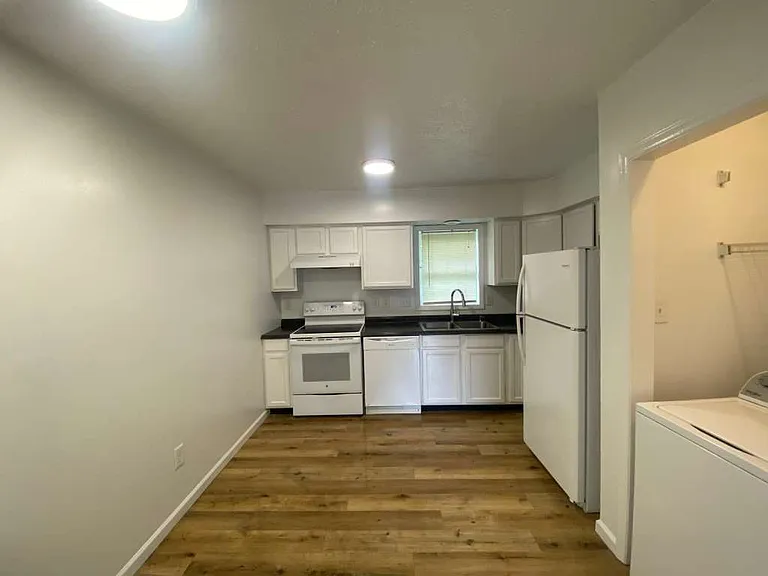 5 E Pinecrest Dr #302 — Photo 9