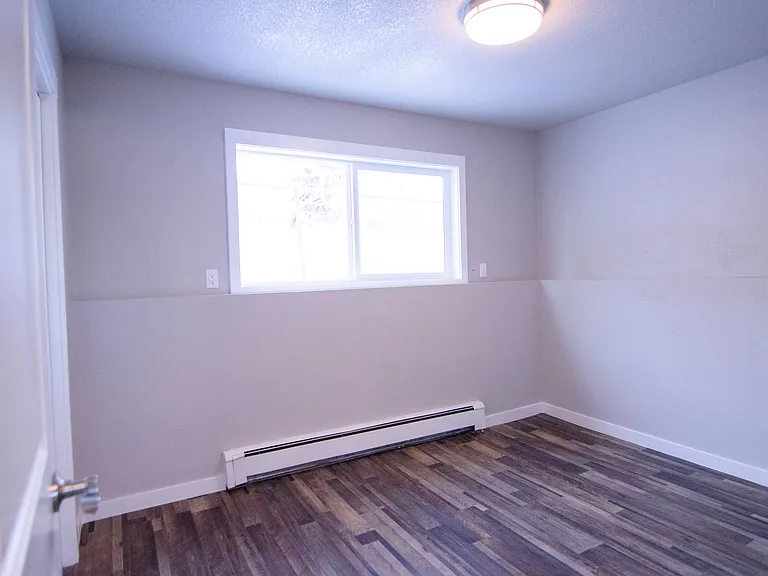 2810 W Northern Lights Blvd — Photo 9