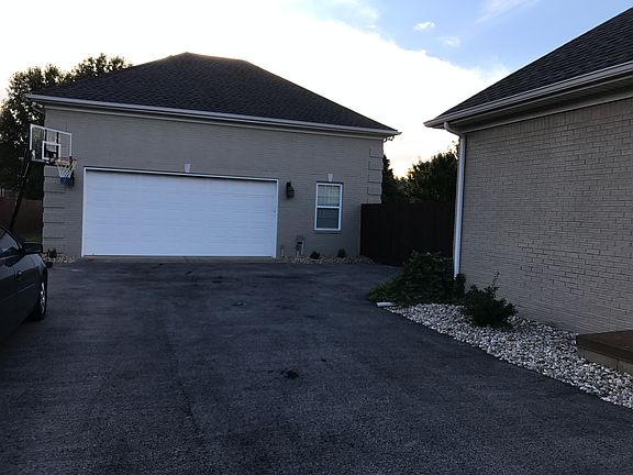 2nd image of 981 Dunbarton Ave