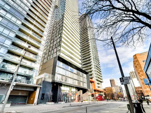28 Wellesley St E, Toronto, ON