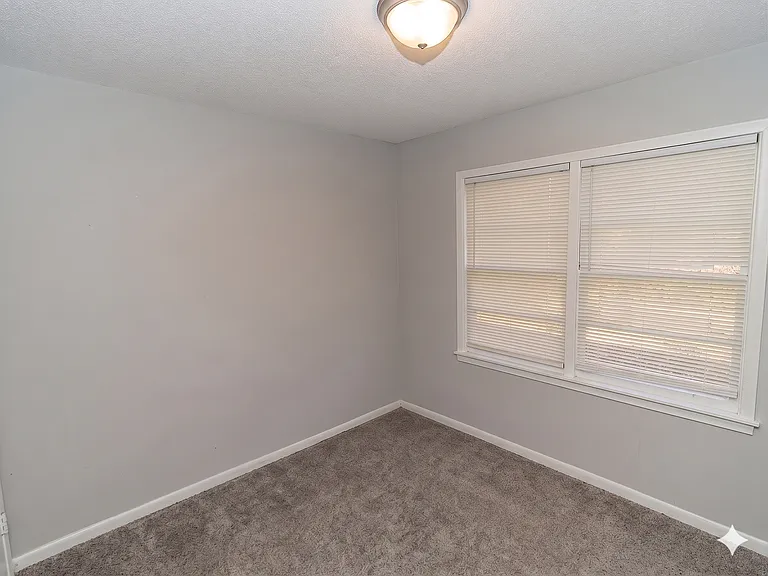 416 W Spring Dr — Photo 11