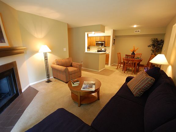 3rd image of 3283 Chadwood Lane North Dr APT 2A