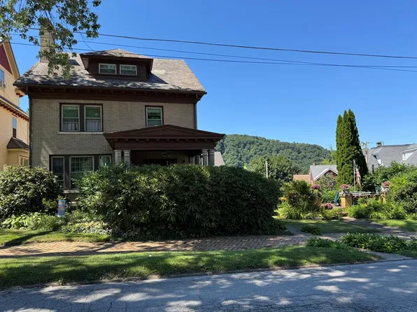 146 W 3rd St, Oil City, PA 16301