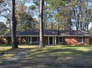 5266 Saratoga Dr, Jackson, MS 39211