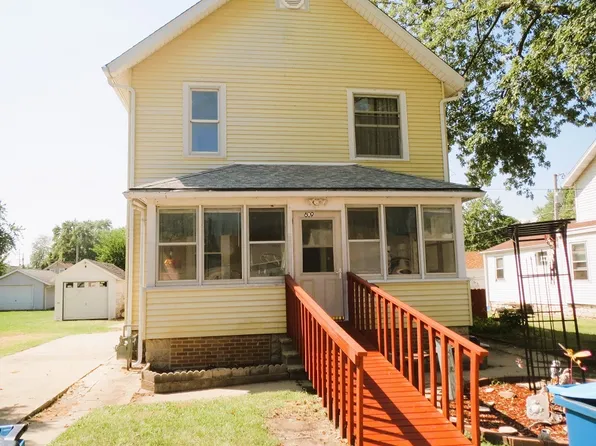 609 Jackson Ave, Dixon, IL 61021