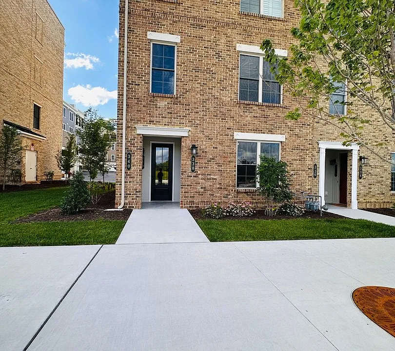 338 Midtown Way