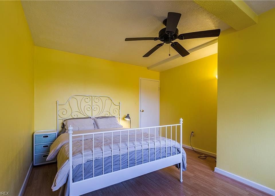 1st image of 11720 Edgewater Dr APT 213