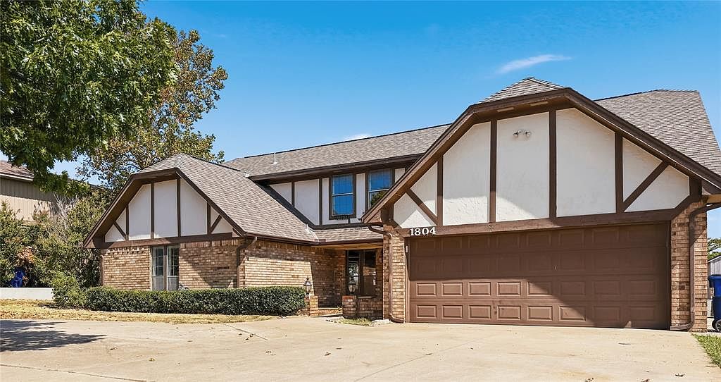 1804 Golf Course Dr