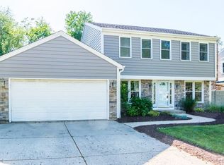 208 Longridge Dr, Bloomingdale, IL 60108