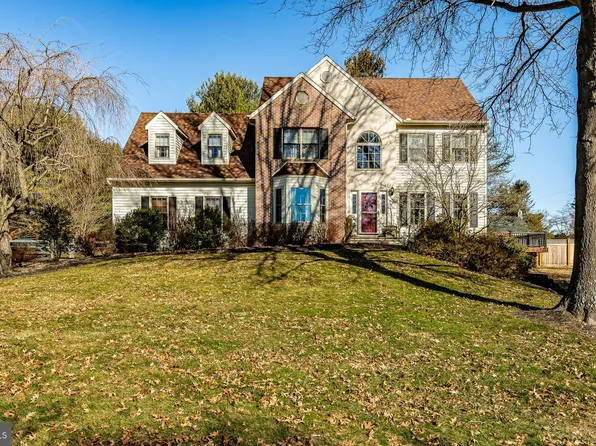 98 Aspen Dr, Downingtown, PA 19335
