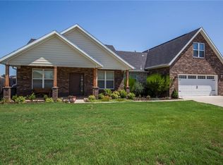 1600 Shook Dr, Cave Springs, AR 72718